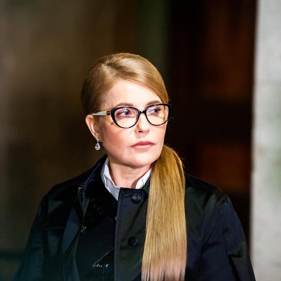 Суд на Украине избрал подозреваемой в коррупции Тимошенко меру пресечения. Украинский суд назначил экс-премьеру страны Юлии Тимошенко меру пресечения в виде залога в размере 33 миллионов гривен и запрета определённых действий по делу о коррупции