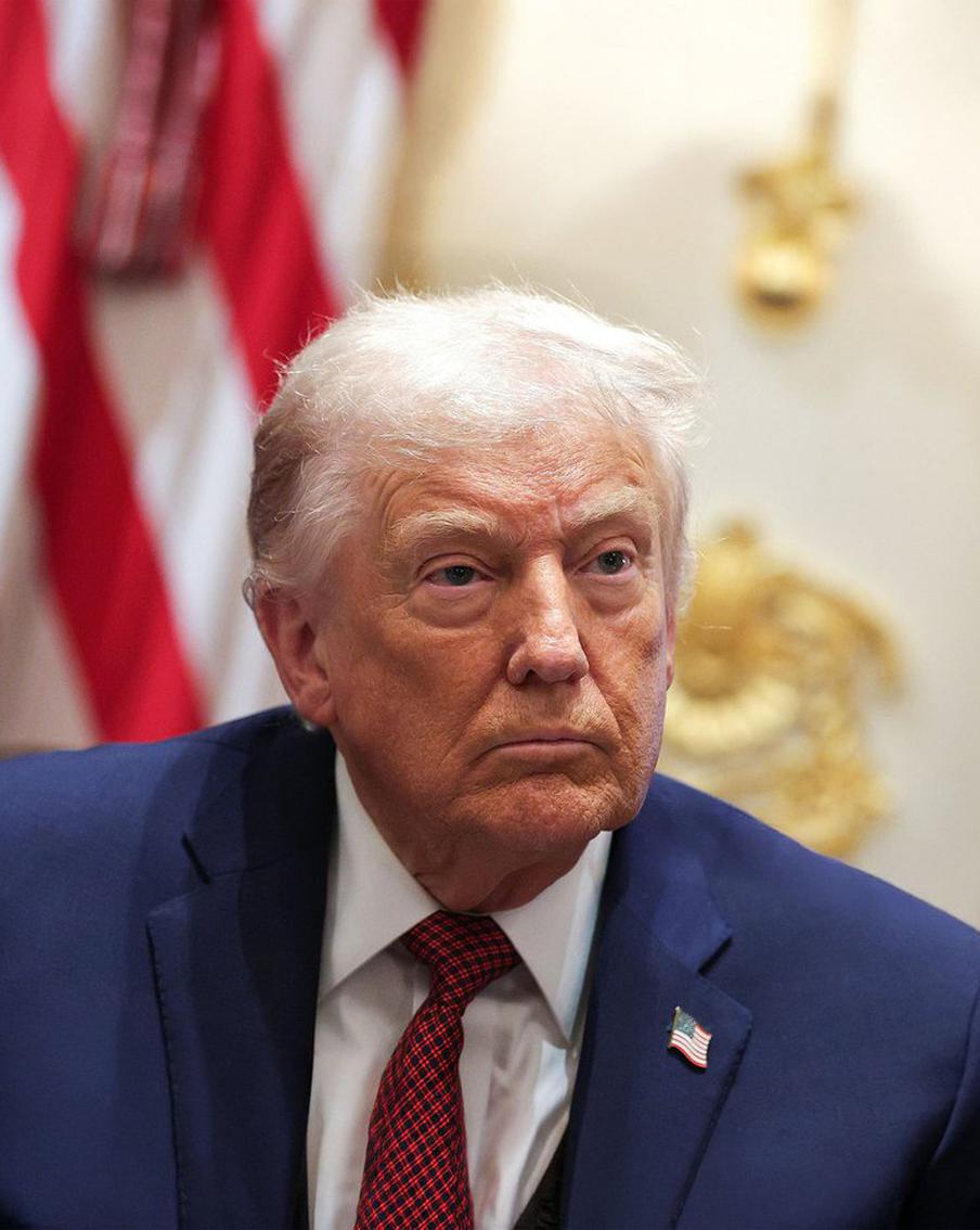 Глава МИД Нидерландов назвал угрозы Трампа из-за Гренландии шантажом. Министр иностранных дел Нидерландов Давид ван Вил выступил с резким заявлением, в котором назвал угрозы президента США Дональда Трампа ввести пошлины на ряд европейских стран из-за ситуации вокруг Гренландии шантажом. Он подчеркнул, что подобные действия не могут быть приемлемыми для союзников