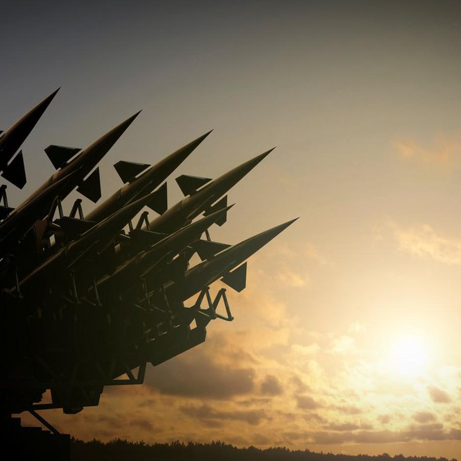 ВС РФ нанесли удары по объектам энергетики и транспортной инфраструктуры Украины. Министерство обороны Российской Федерации сообщило о высокоточных ударах, нанесённых по объектам военной инфраструктуры, используемым Вооружёнными силами Украины. В ходе операции были поражены предприятия по сборке беспилотников дальнего действия, а также объекты энергетической и транспортной инфраструктуры