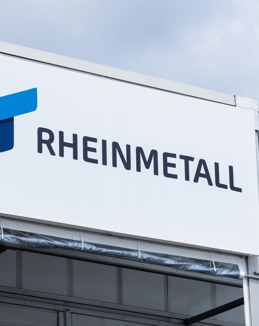 Немецкий концерн Rheinmetall отложил строительство нового завода на Украине. Руководство немецкого оборонного концерна Rheinmetall перенесло срок запуска нового завода на Украине на 2027 год. Официальной причиной называют перенос локации для строительства