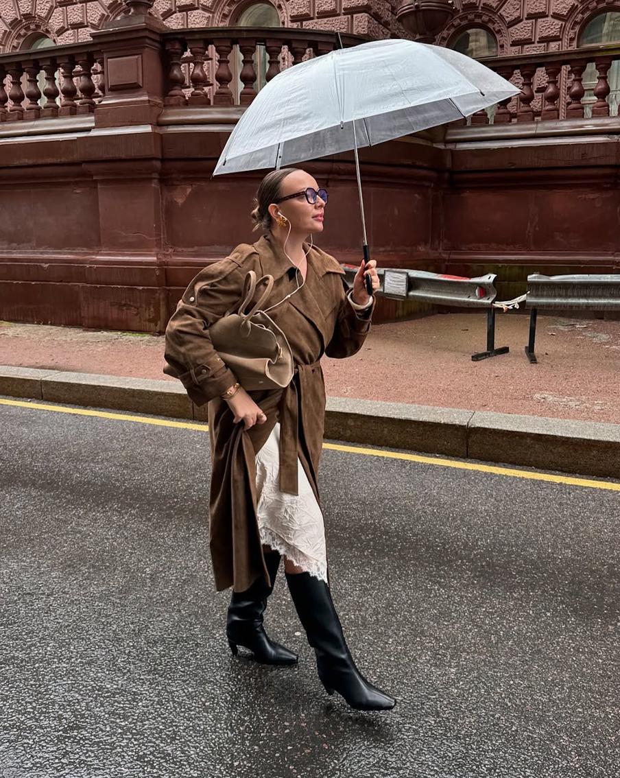 Кружево отлично ладит со многими другими материалами, включая кожу и замшу.