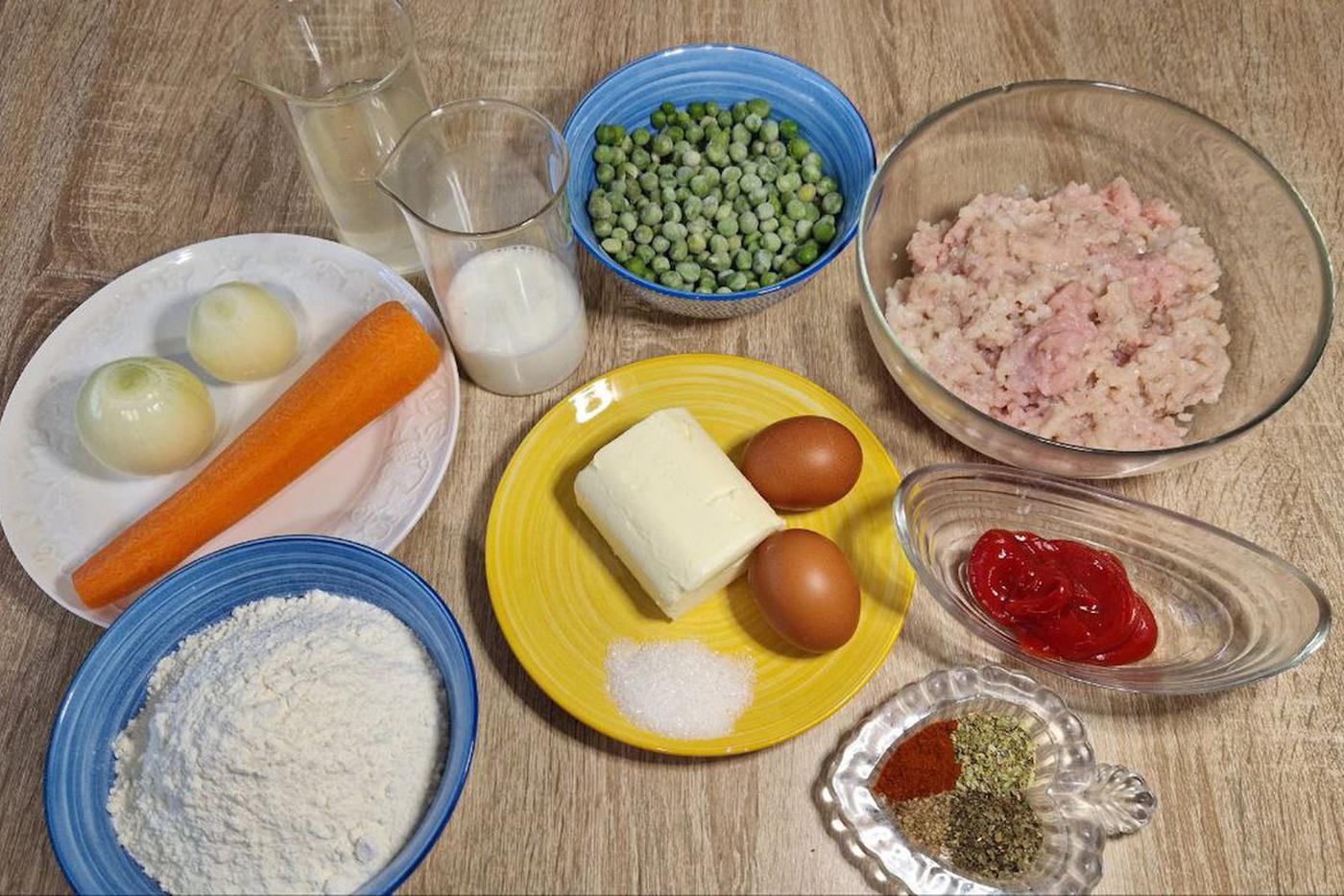 Ингредиенты для мясного пирога.