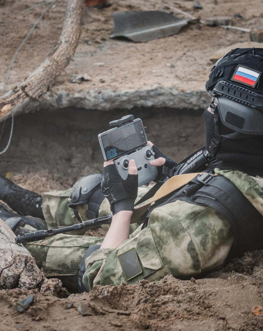 МО РФ организовало отбор граждан в подразделения беспилотных войск. Министерство обороны Российской Федерации сообщает о начале работы по комплектованию новых подразделений Войск беспилотных систем (БПС) Вооруженных сил Российской Федерации на всей территории страны. В пунктах отбора граждан на военную службу по контракту наблюдается высокий спрос со стороны желающих служить в этом новом роде войск