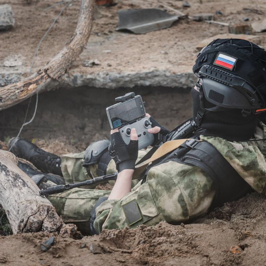 МО РФ организовало отбор граждан в подразделения беспилотных войск. Министерство обороны Российской Федерации сообщает о начале работы по комплектованию новых подразделений Войск беспилотных систем (БПС) Вооруженных сил Российской Федерации на всей территории страны. В пунктах отбора граждан на военную службу по контракту наблюдается высокий спрос со стороны желающих служить в этом новом роде войск