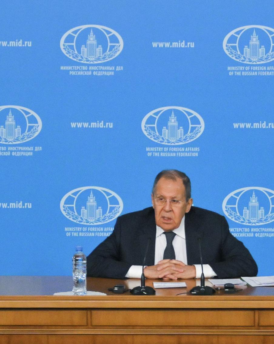 Лавров пошутил о разрешении CNN посетить его пресс-конференцию. В ходе своей ежегодной пресс-конференции глава российского МИД Сергей Лавров с иронией обратился к журналистам CNN