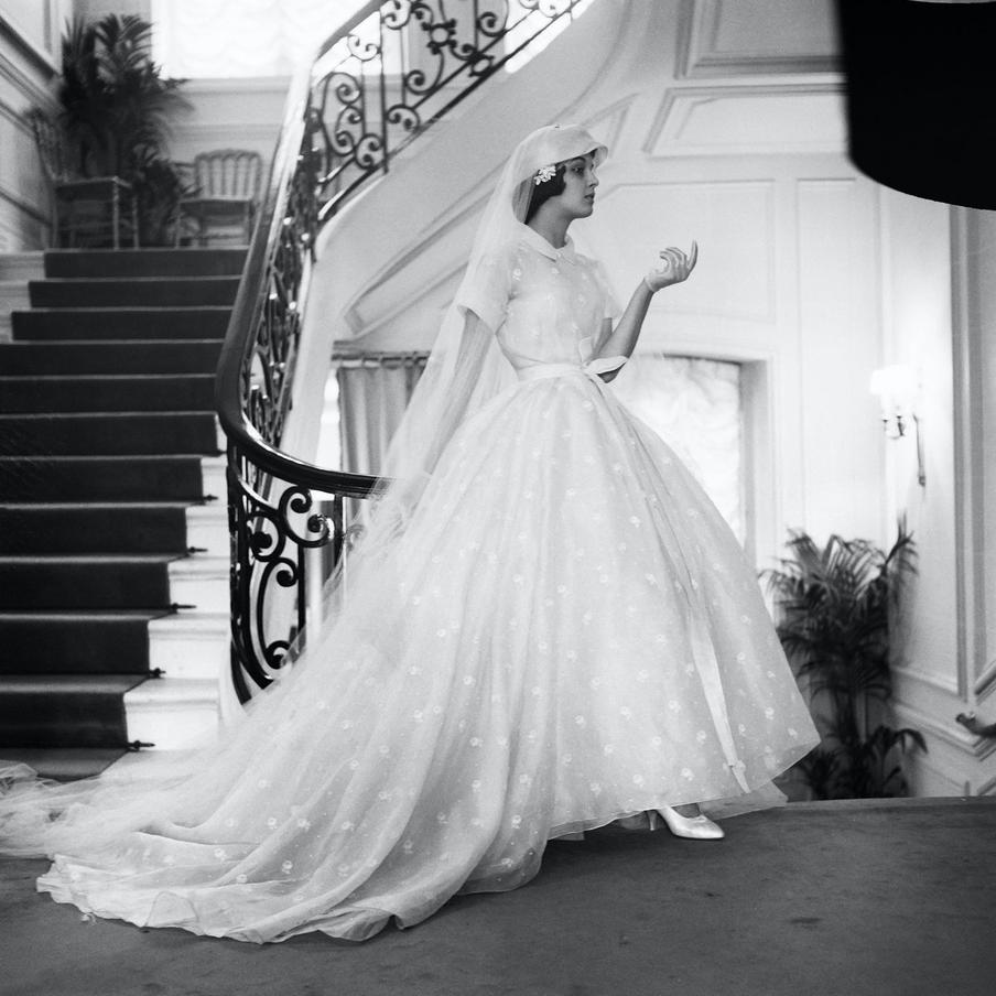 На одно платье Christian Dior могло уйти до 80 метров ткани.