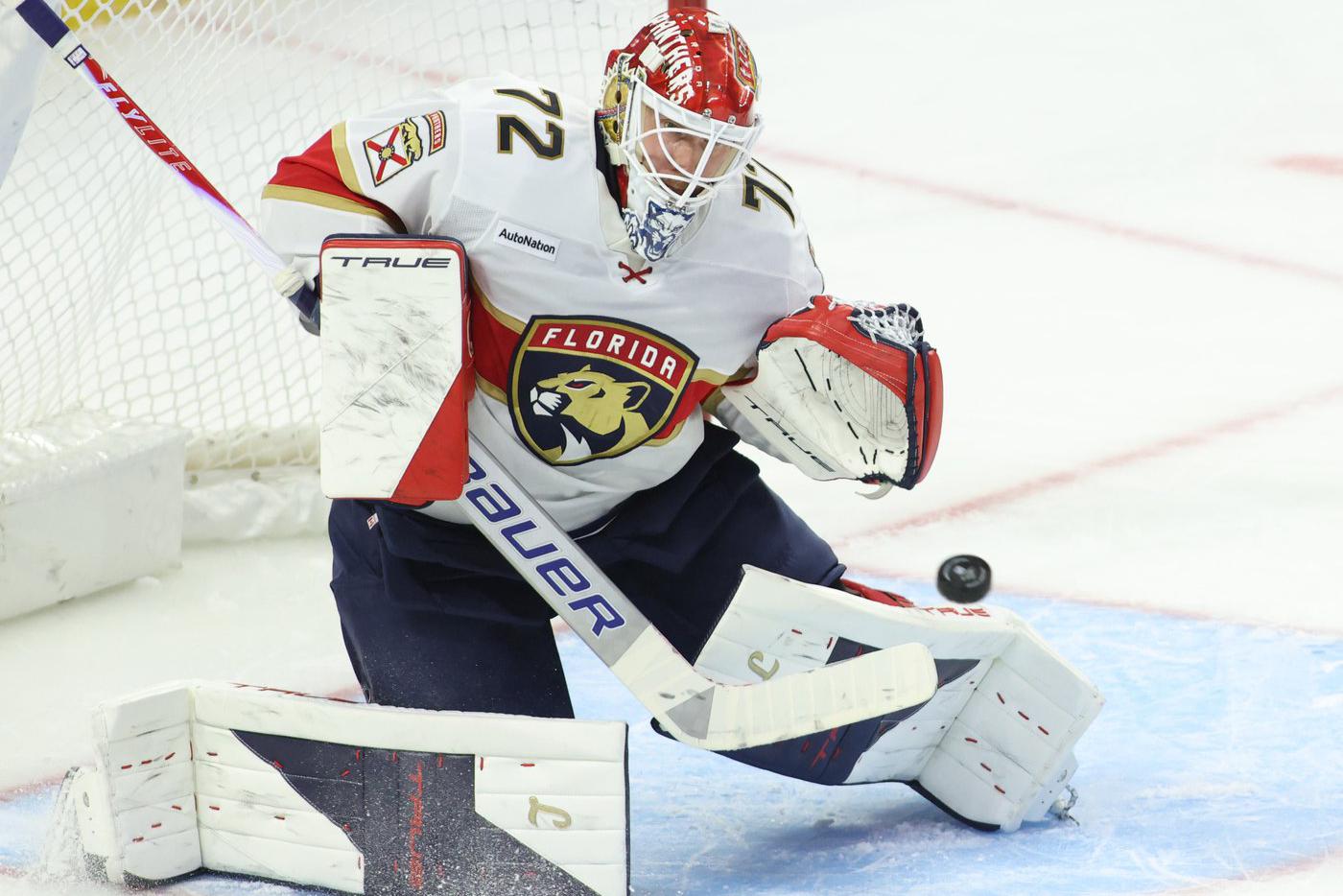 Бывший главный арбитр КХЛ похвалил Сергея Бобровского, подравшегося на льду