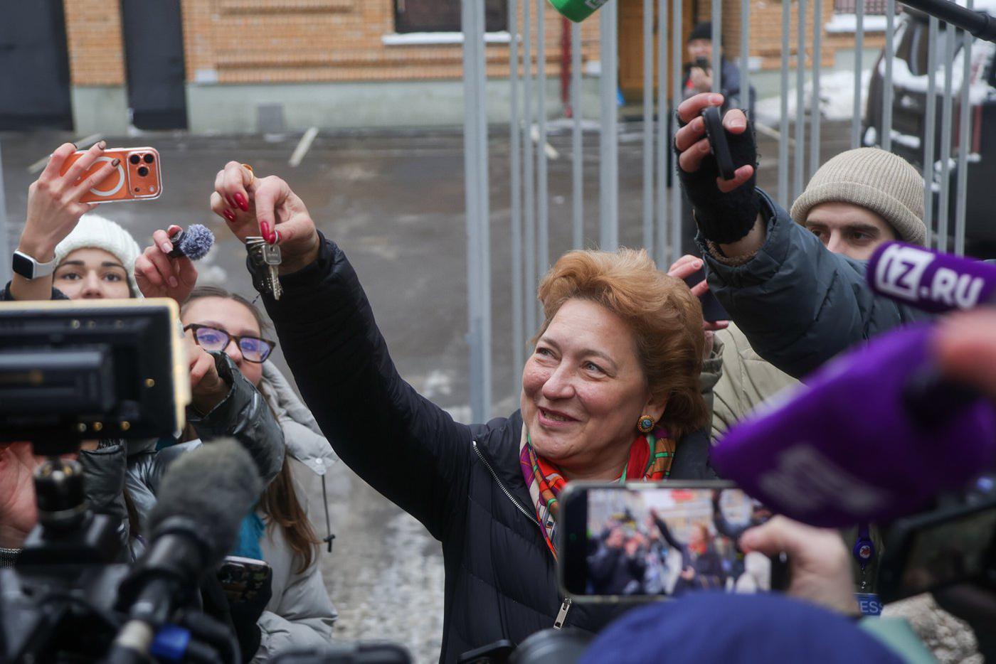 Приставы прекратили исполнительное производство о выселении Ларисы Долиной