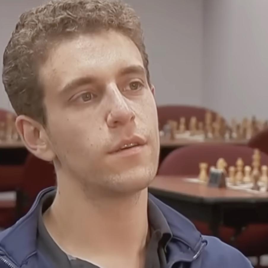 Cтала известна причина смерти 29-летнего гроссмейстера Даниэля Народицкого. Судмедэксперты в США завершили токсикологическую экспертизу после гибели известного шахматиста. В официальных документах указано сочетание нескольких веществ, приведшее к смертельному отравлению