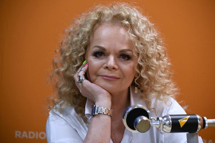 Лариса Долина обратилась к поклонникам после передачи квартиры Полине Лурье