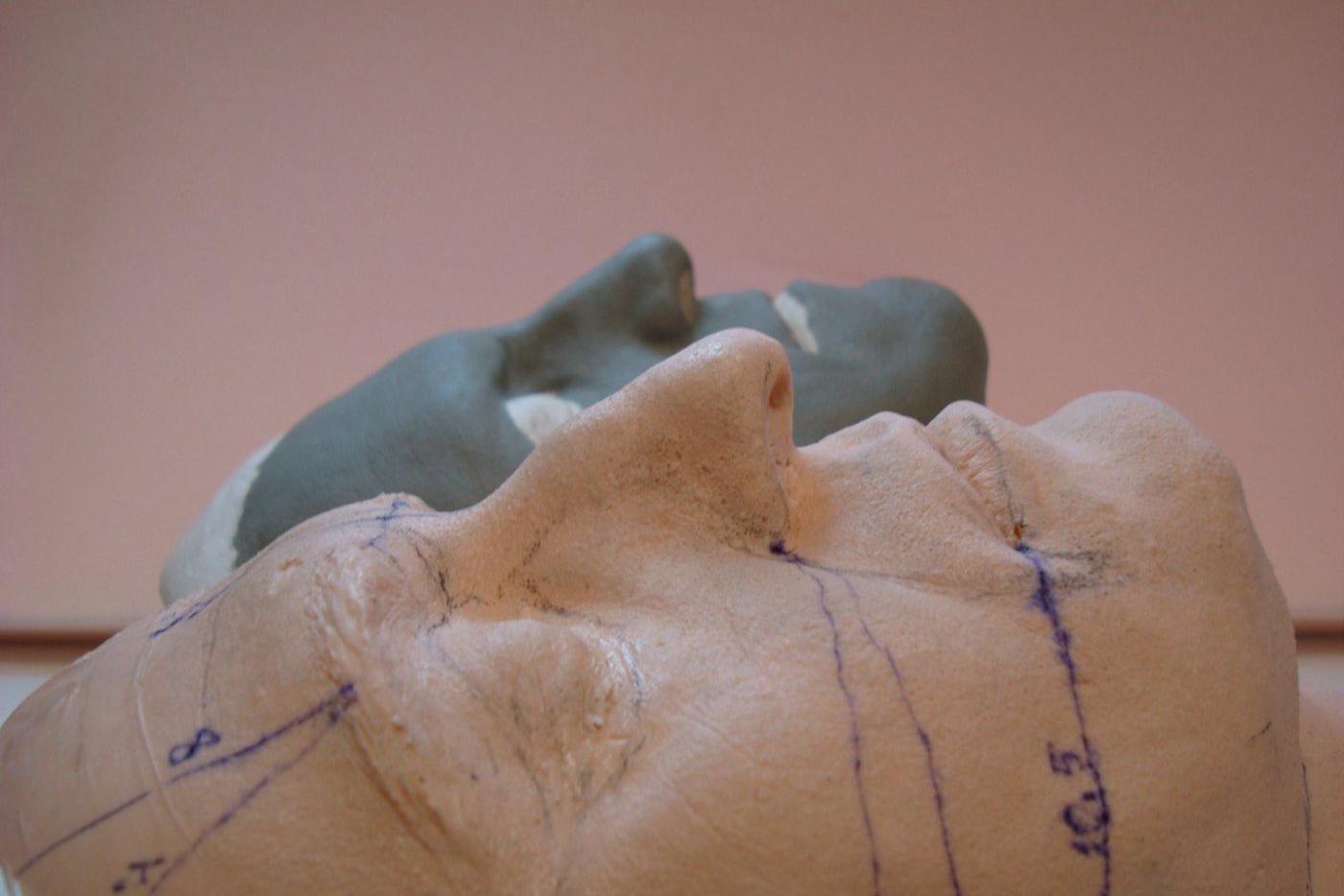 Работа над гримом Высоцкого.