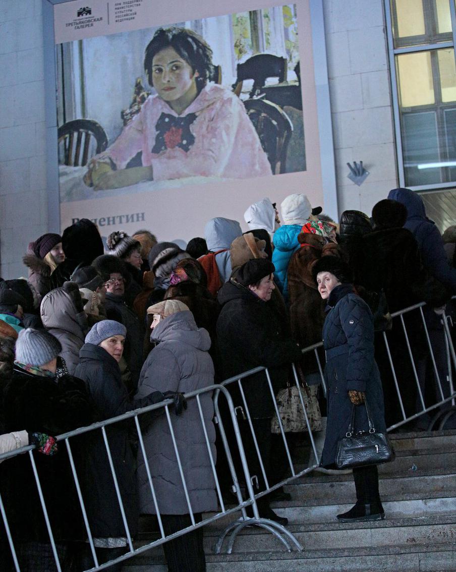 Признавайтесь, а вас можно было застать в очереди на Серова?