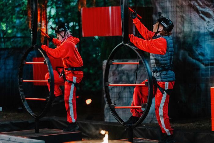 Богдан Титомир и Амалия Мордвинова выживают в Перми