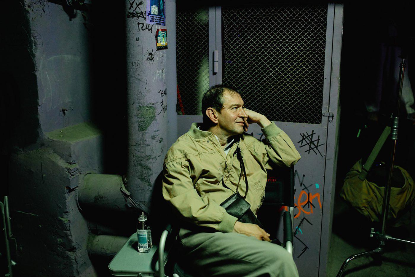 Константин Хабенский на съёмках фильма "Здесь был Юра".