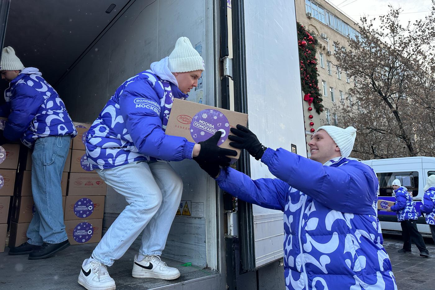 В 2025 году волонтёры ЮВАО передали в зону СВО более 20 тонн гуманитарных грузов