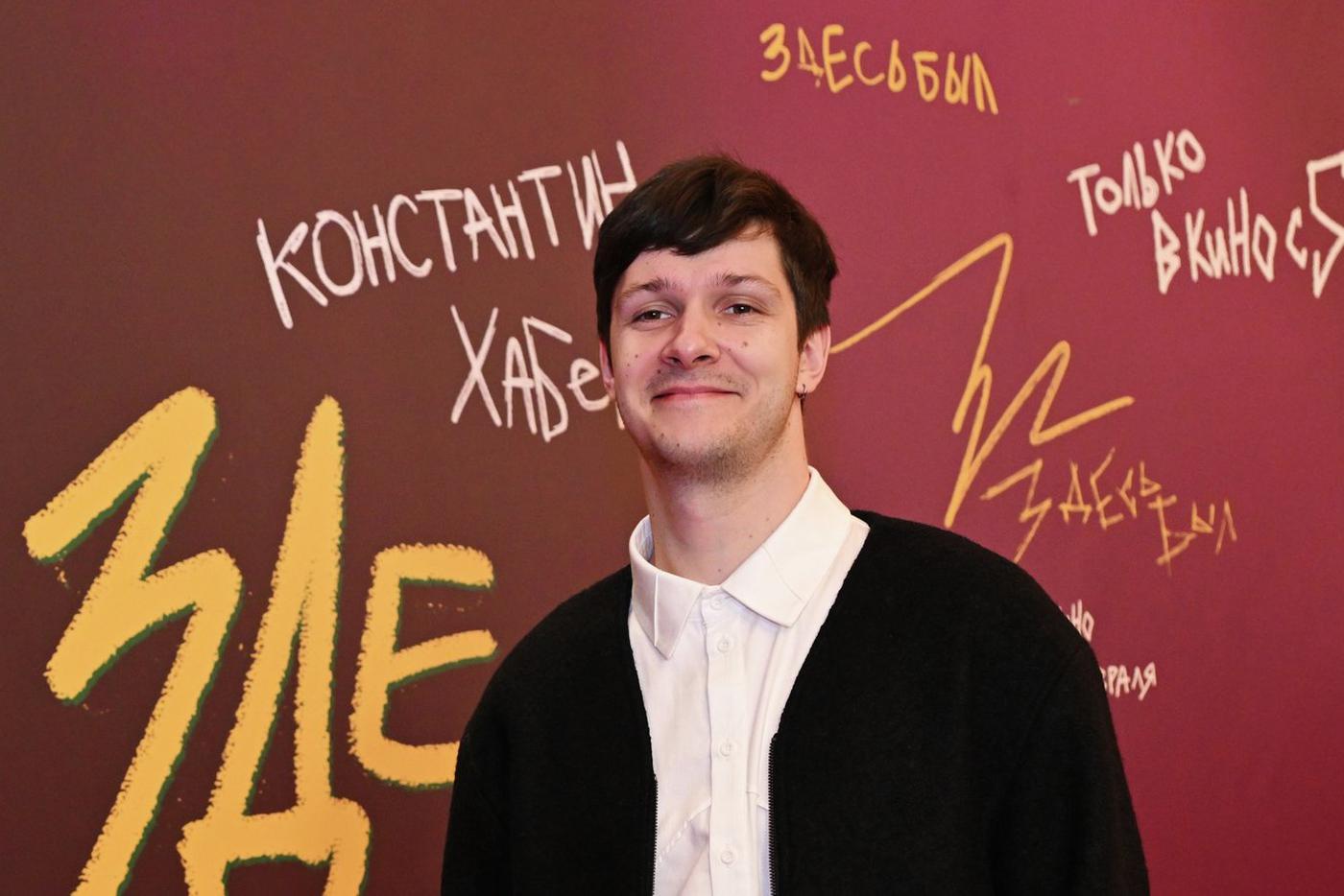 "У меня есть внутренний компас, который меня ведёт": Кузьма Котрелёв рассказал, как снимали "Здесь был Юра"