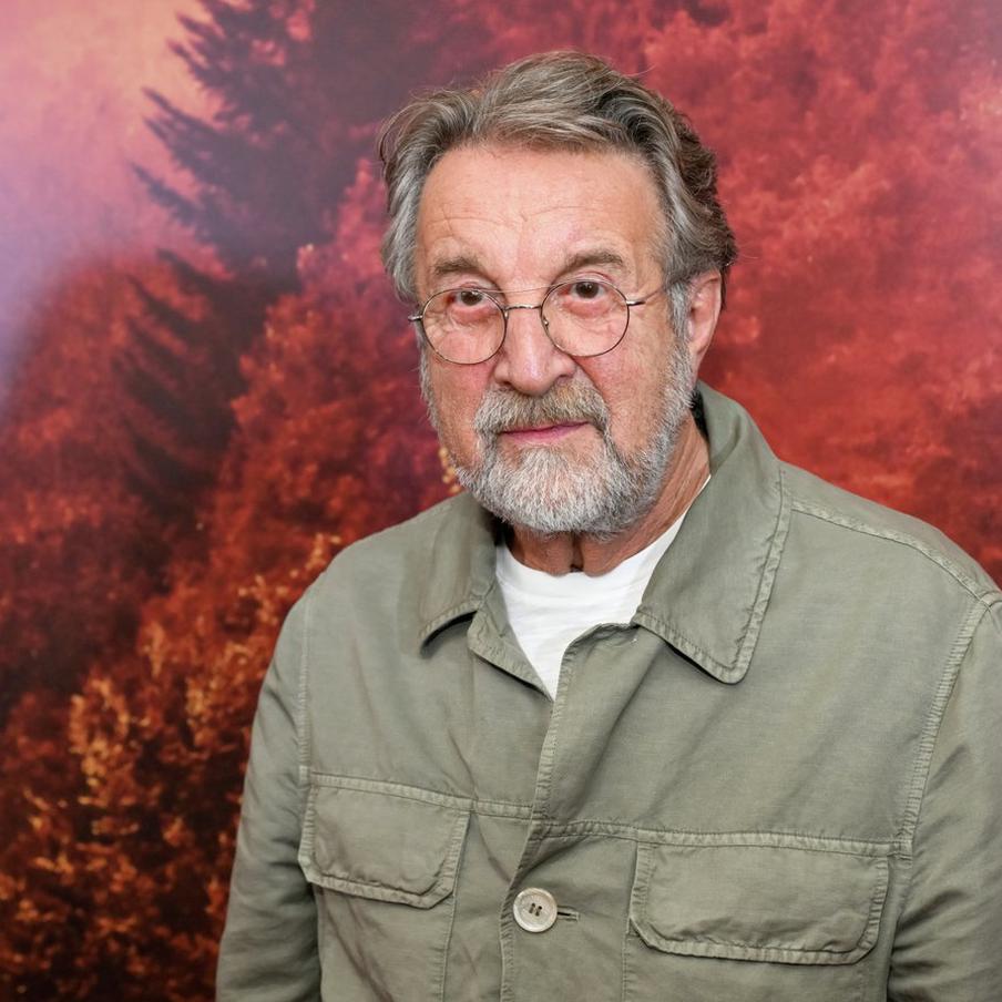 Скандалы и личная жизнь Леонида Ярмольника: актёру исполнилось 72 года. Ярмольник не раз становился героем скандалов из за резких заявлений и личных драм. При этом он более сорока лет остаётся в крепком браке и сохраняет репутацию принципиального человека