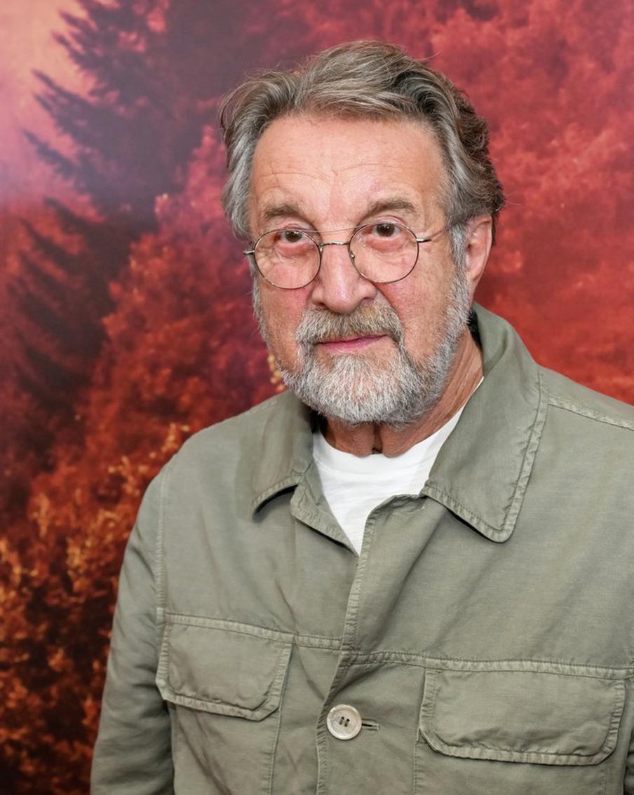 Скандалы и личная жизнь Леонида Ярмольника: актёру исполнилось 72 года. Ярмольник не раз становился героем скандалов из за резких заявлений и личных драм. При этом он более сорока лет остаётся в крепком браке и сохраняет репутацию принципиального человека