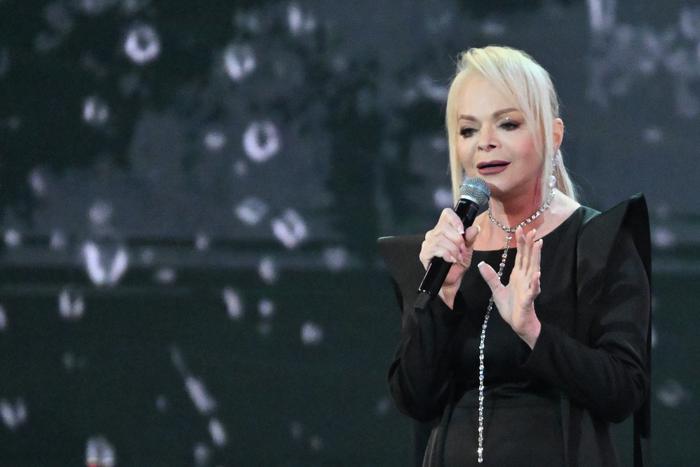 Лурье намерена взыскать с Ларисы Долиной компенсацию за судебные расходы