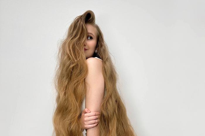 Московская Рапунцель откровенно рассказала, где прячет 120-сантиметровую косу