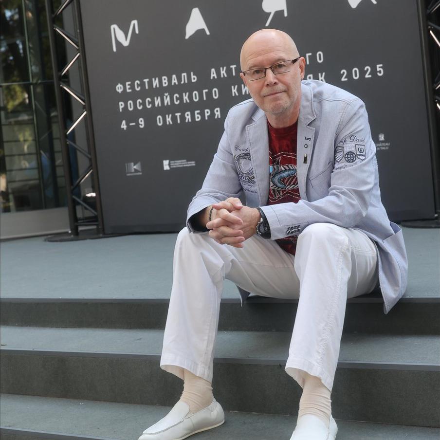 Российский мультипликатор Константин Бронзит может получить "Оскар". Российский художник-аниматор и режиссёр Константин Бронзит номинирован на премию американской киноакадемии "Оскар". Это его третья попытка получить награду