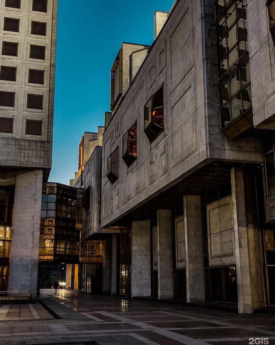 Брутальный и контрастный театрально-концертный зал "Академический".