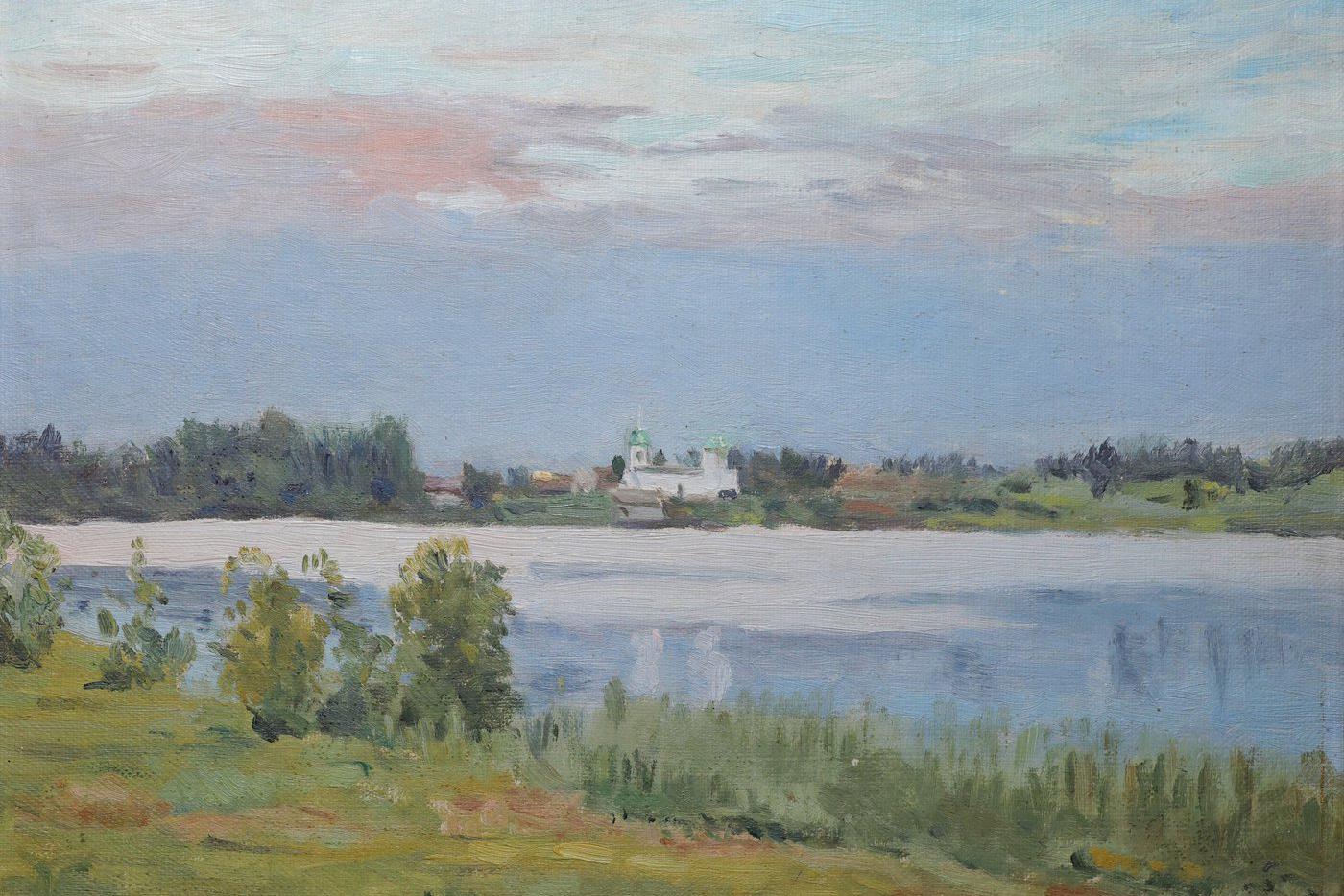 И. И. Левитан. Озеро Островно. 1895. Собрание Музея-заповедника А.П. Чехова "Мелихово".

Один из этюдов художника, созданный в "озёрном краю" – Тверской губернии. Это пример поисков Левитаном единой тональности в пейзаже, "верного отношения земли, воды и неба". Мотив озера стал одним из любимых в его творчестве и главным в его последней незаконченной картине "Озеро", в которой художник создал один из самых ярких и запоминающихся национальных образов. Поездки Левитана на озёра особым образом повлияли и на творчество Чехова. Весной 1895 года Чехов начинает писать в Мелихово пьесу, а в июле получает письмо от некоей Анны Турчаниновой, которая просит его приехать в имение Горка Тверской губернии, потому что там стрелялся Левитан. Чехов едет и обнаруживает раненого Левитана с чёрной повязкой на голове. В какой-то момент художник идёт с ружьём на озеро и возвращается с убитой чайкой, которую бросает к ногам своей дамы — так об этом вспоминал Чехов в описании своего младшего брата Михаила. После этой поездки в записных книжках Чехова появляется озеро и чайка, которая и дала название пьесе.