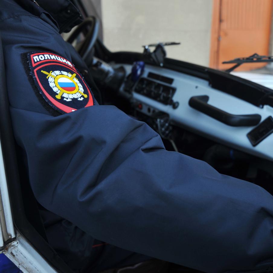 В Красноярске исчез 14-летний школьник и неизвестные требуют крупный выкуп. Подросток ушёл из дома с мужчиной и пропал, семье прислали видео и требование выплатить 350 тысяч долларов, следователи рассматривают версию мошеннического влияния и объявили розыск