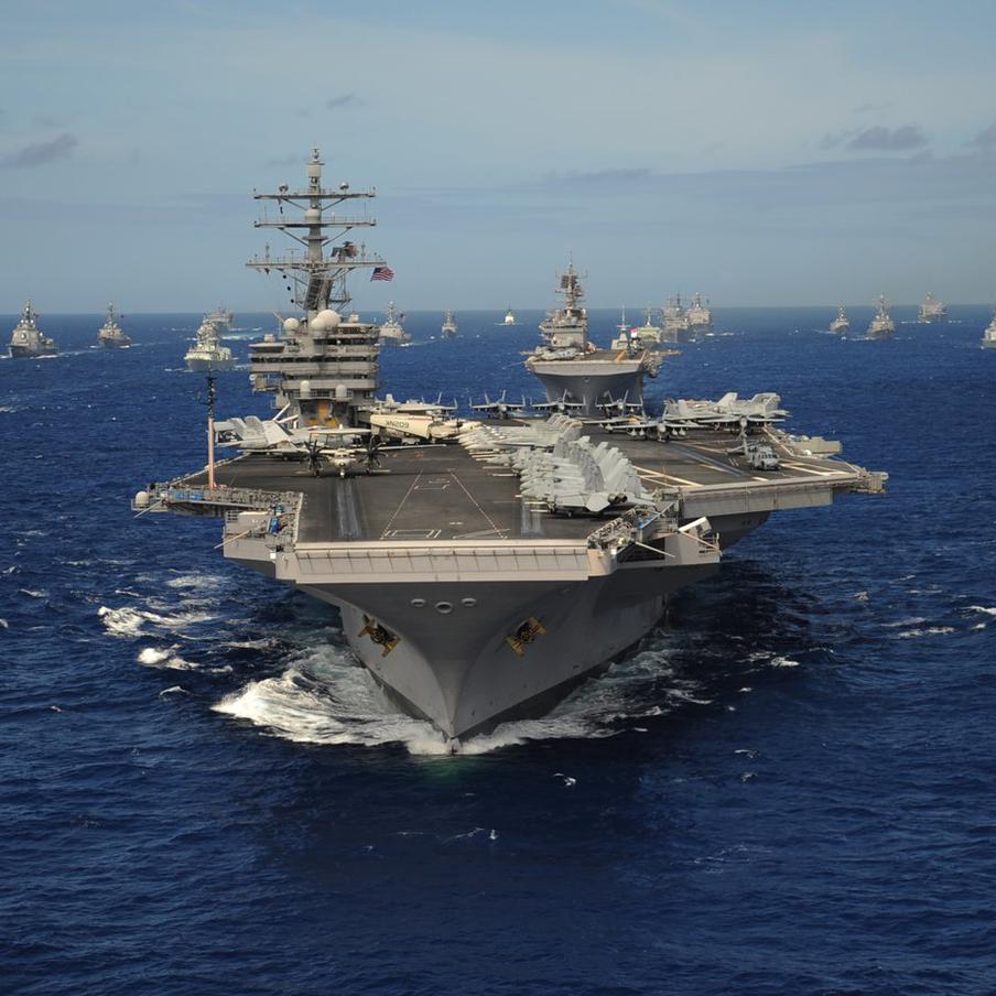 Авианосная группа США направляется на Ближний Восток на фоне напряжённости. Американские авианосцы и дополнительные силы могут появиться в Ближневосточном регионе уже в ближайшие дни, сообщают источники, отмечая рост напряжённости в отношениях Вашингтона и Тегерана