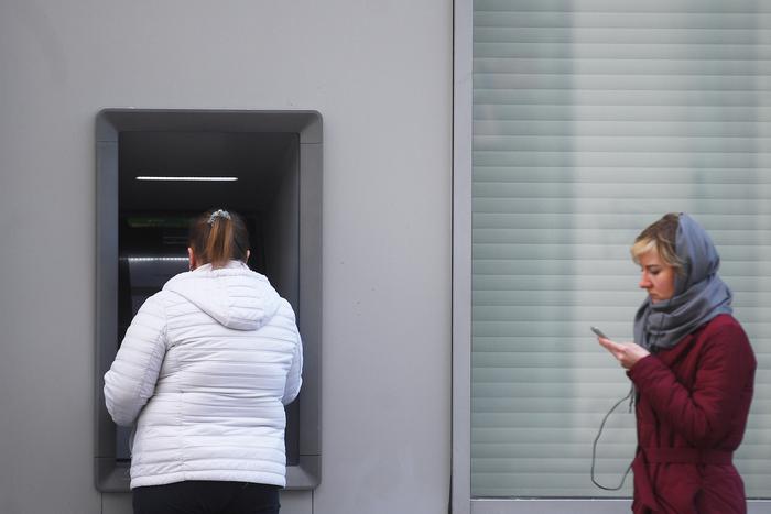 Что делать, если банк заблокировал счёт или карту: советы экспертов