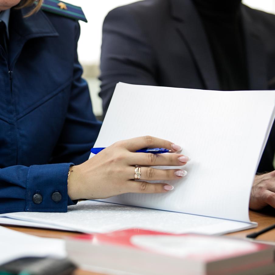 Участница аферы с похищением подростка в Красноярске не была с ним знакома. По данным Следственного управления Следственного комитета Российской Федерации по Красноярскому краю, девушка из Сургута, участвовавшая в афере с похищением несовершеннолетнего, до момента их встречи в Красноярске не была знакома с ним и не имела с ним никаких отношений