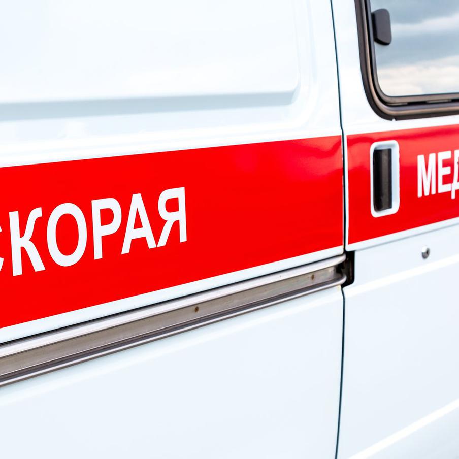 ВСУ атаковали машину скорой помощи в Херсонской области. Как заявил губернатор Херсонской области Владимир Сальдо, Вооружённые силы Украины нанесли удар по автомобилю скорой помощи Алешковской больницы, который находился на въезде в город Голая Пристань. В результате атаки автомобиль получил повреждения, а судьба трёх членов бригады остаётся неизвестной