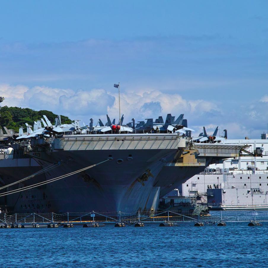 Армия США может в ближайшее время нанести ракетный удар по территории Ирана. Американские военные могут атаковать территорию Ирана ракетами на фоне продолжающихся в стране протестов. Это может быть связано с прибытием атомного авианосца США на Ближний Восток