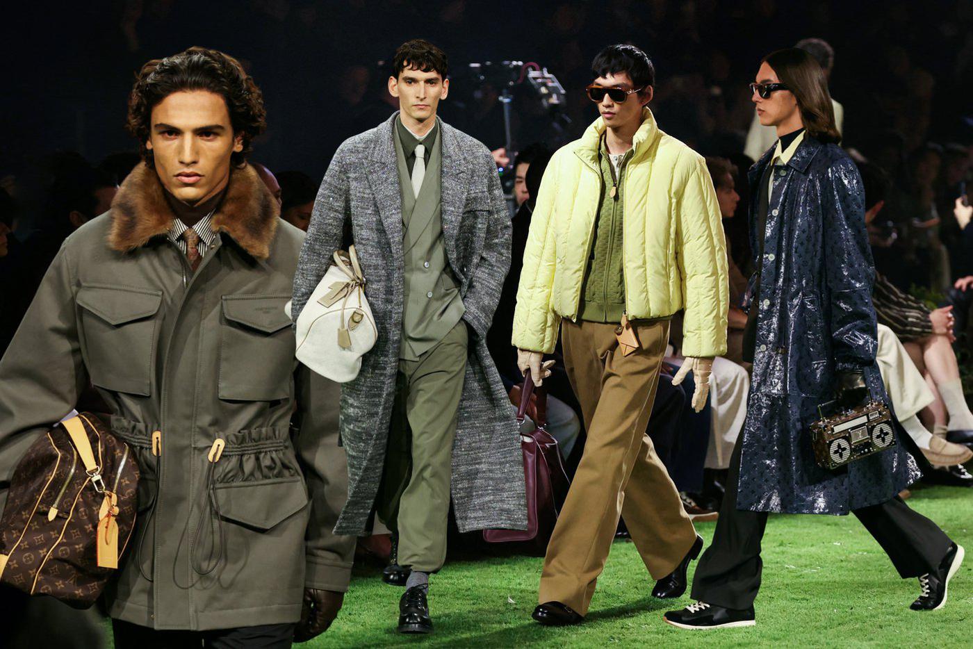 Модели на показе Louis Vuitton.