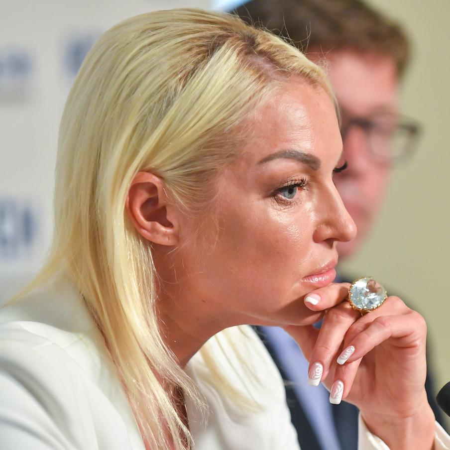 Анастасии Волочковой грозит суд из-за долгов по коммунальным платежам. Из-за неуплаты оказанных коммунальных услуг в расположенной в центре столицы квартиры балерине может грозить серьёзное судебное разбирательство. Сумма задолженности превышает 120 тысяч рублей