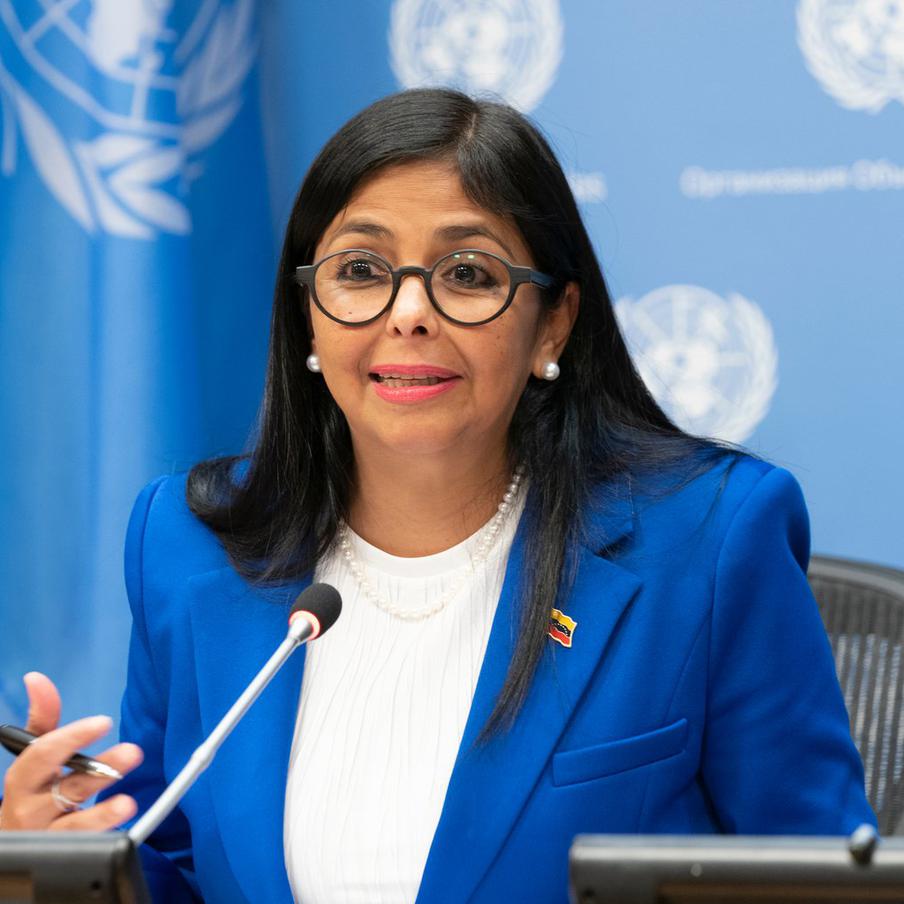 Родригес заявила, что США угрожали убийствами при отказе сотрудничать. Во время операции по задержанию президента Венесуэлы Николаса Мадуро американские военные угрожали бывшему вице-президенту и исполняющему обязанности президента Делси Родригес, а также министрам иностранных дел Хорхе Арреасу и внутренних дел Диосдадо Кабельо