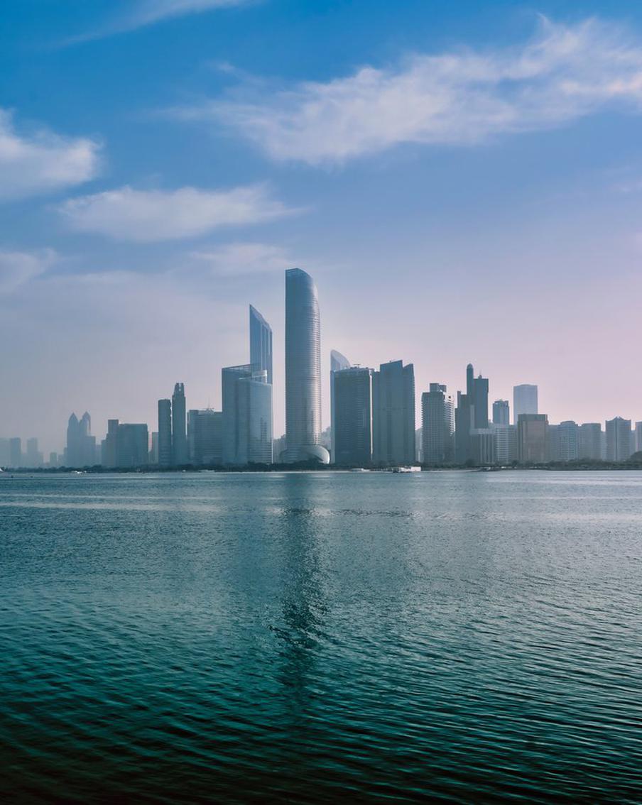 ТАСС: в Абу-Даби переговорщики обсуждают несколько документов по миру на Украине. Переговорные группы в Абу-Даби продолжают активно работать над мирным урегулированием ситуации на Украине. Как сообщает источник ТАСС, на обсуждение были представлены многочисленные документы, охватывающие самые разнообразные аспекты мирного соглашения, включая вопросы территориальной целостности Украины и гарантий безопасности