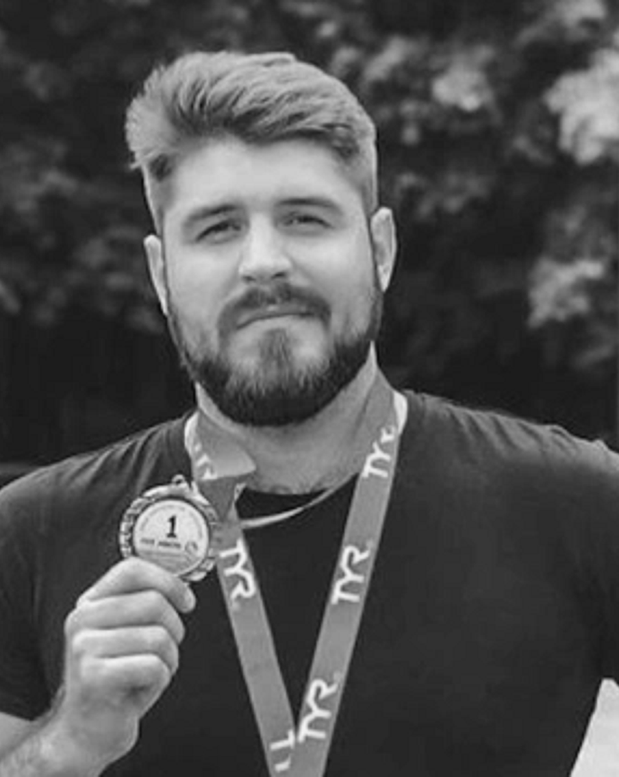 Тело российского пловца Свечникова доставили в Россию из Стамбула. Тело российского пловца Николая Свечникова, который погиб во время заплыва через Босфор, было доставлено в Москву из Стамбула, пишет РИА "Новости"