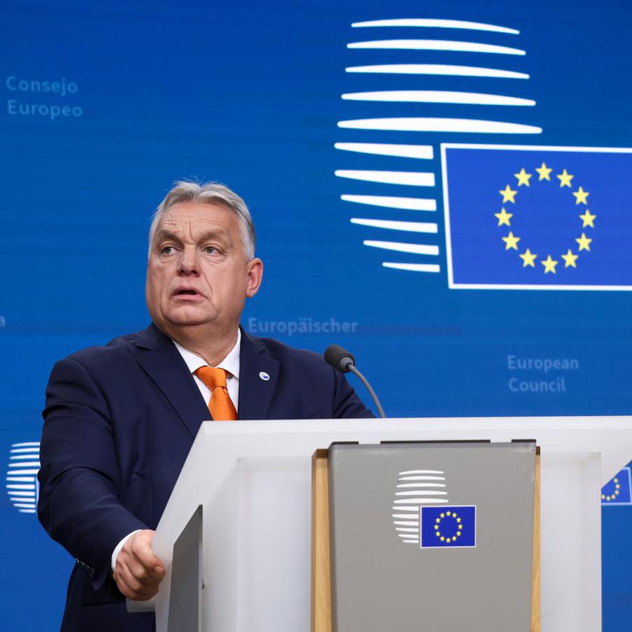 Орбан: Киев хочет скорее пробиться в ЕС через вмешательство в выборы в Венгрии. Премьер-министр Венгрии Виктор Орбан выступил с обвинениями в адрес Украины, утверждая, что страна вмешивается во внутренние дела Венгрии в преддверии парламентских выборов, которые пройдут 12 апреля 2026 года