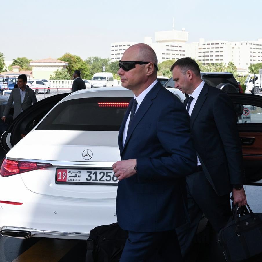 ТАСС: переговоры по Украине в Абу-Даби ведутся на английском и русском языках. По данным источника ТАСС, на трёхсторонних переговорах в Абу-Даби между делегациями Российской Федерации, Соединённых Штатов Америки и Украины в качестве языков общения используются английский и русский