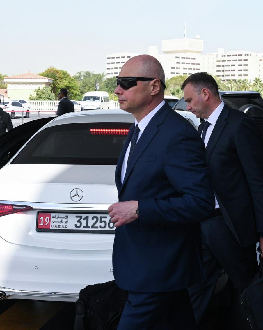 ТАСС: переговоры по Украине в Абу-Даби ведутся на английском и русском языках. По данным источника ТАСС, на трёхсторонних переговорах в Абу-Даби между делегациями Российской Федерации, Соединённых Штатов Америки и Украины в качестве языков общения используются английский и русский