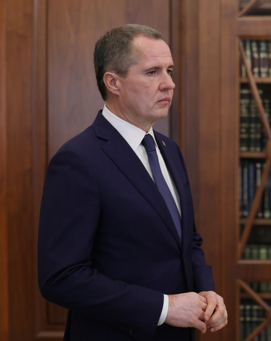 Белгород пережил самый массированный обстрел ВСУ с момента начала спецоперации. Власти Белгородской области заявили о самом массированном ударе украинских военных по территории Белгорода за всё время проведения спецоперации на Украине. О пострадавших информации нет