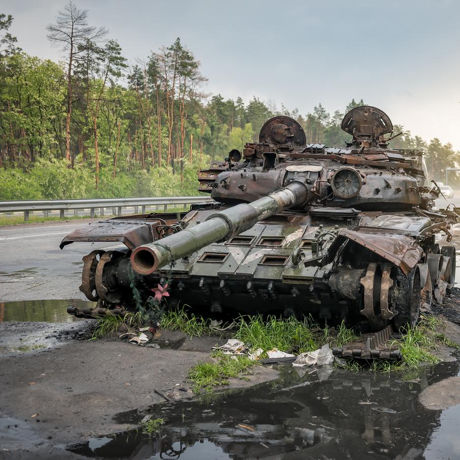 NYT: США и Украина обсуждали размещение в Донбассе нейтральных сил. Как сообщает The New York Times (NYT), Киев и Вашингтон ведут переговоры о различных вариантах разрешения конфликта на востоке Украины. В числе обсуждаемых мер — размещение миротворческого контингента из нейтральных стран в некоторых районах Донецкой Народной Республики или создание демилитаризованной зоны