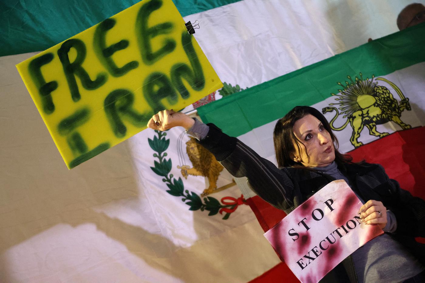 Около 30 тысяч человек могли погибнуть в Иране за два протестных дня