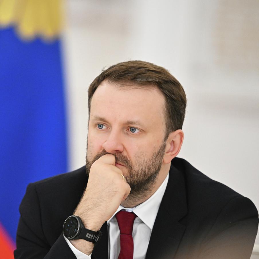 В Кремле рассказали, как Россия может заплатить миллиард в Совет мира. В случае заморозки российских активов в США власти решат, как распорядиться ими. Среди прочего, часть данной суммы может быть направлена в Совет мира