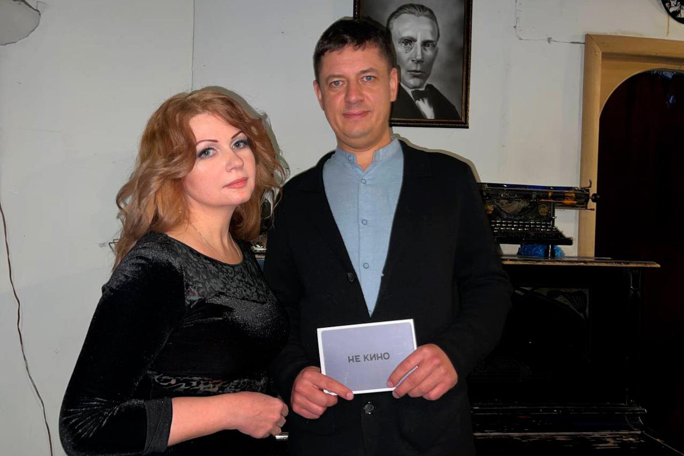 Журналист Metro Ольга Москаленко и писатель, поэт, сценарист и режиссёр Арсений Гончуков. 