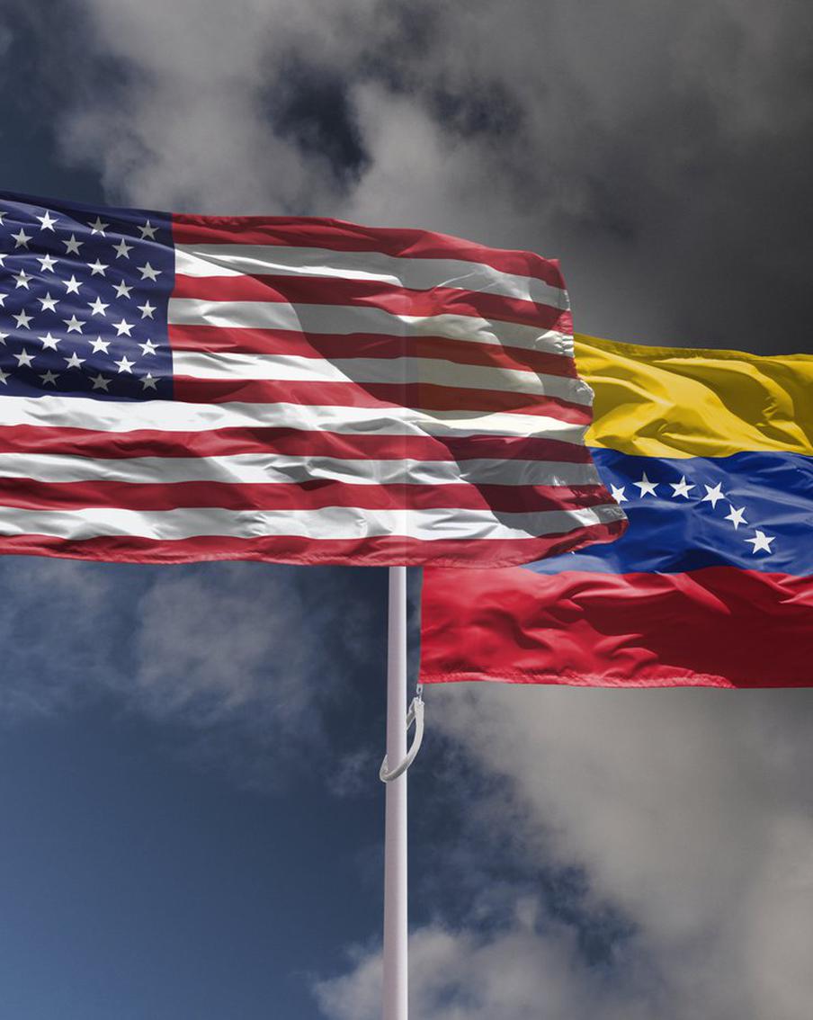 Родригес заявила, что с Венесуэлы "хватит приказов Вашингтона". Делси Родригес, временно исполняющая обязанности президента Венесуэлы, призвала политиков страны прекратить зависимость от иностранных принципов и отдать приоритет внутреннему диалогу для преодоления кризиса. Она подчеркнула, что суверенитет страны может быть обеспечен только через национальное единство