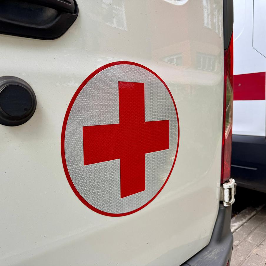 На Кубани после серии ДТП с 20 автомобилями пять человек госпитализировали. На трассе М-4 "Дон", недалеко от города Горячий Ключ, произошла серия дорожно-транспортных происшествий, в которых пострадали около двадцати автомобилей. В результате пять человек получили травмы и были госпитализированы. Как сообщила прокуратура Краснодарского края, причиной аварий стали неблагоприятные погодные условия