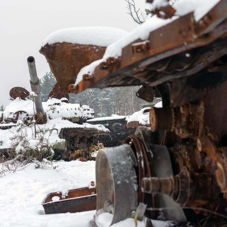 Герасимов: группировка "Запад" заблокировала район у Купянска с 800 военными ВСУ. Генерал Валерий Герасимов, начальник Генерального штаба Вооружённых сил Российской Федерации, сообщил о блокировании войсками группы "Запад" района вокруг города Купянска. Эта территория, площадью примерно 4 на 6 километров, стала местом сосредоточения до 800 украинских военнослужащих