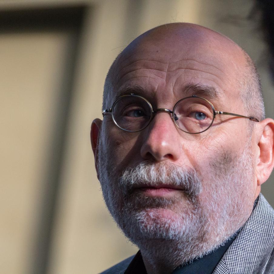 Суд ужесточил наказание иноагенту Борису Акунину. Апелляционная инстанция Московского Таганского суда приняла решение об ужесточении меры наказания в отношении писателя Бориса Акунина, признанного в России иностранным агентом и внесённого в список террористов и экстремистов